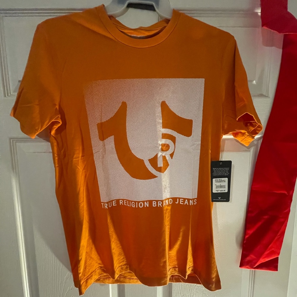 True Religion tee/ Large/ New